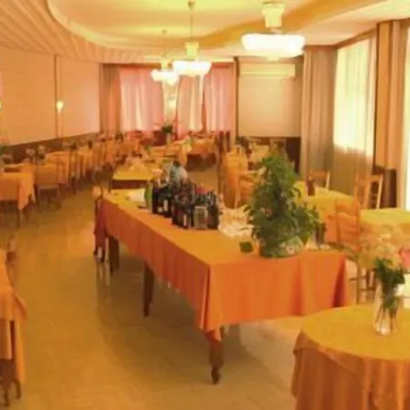 都卡蕾酒店 酒店 3*